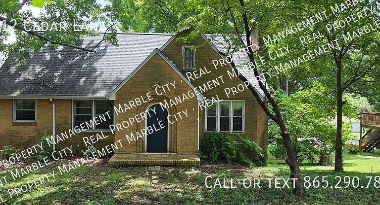 1812 Cedar Ln — Photo 1