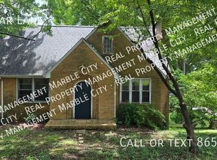 1812 Cedar Ln, Knoxville, TN 37918