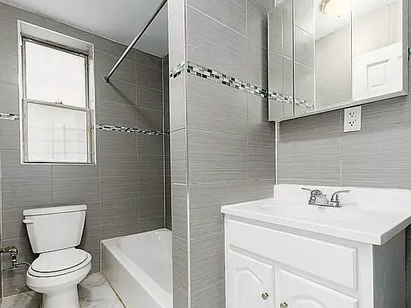 5th image of 666 Hancock St APT 4K