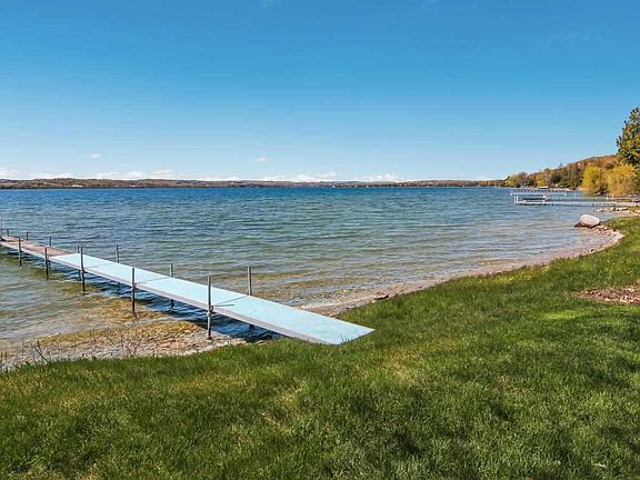 4th image of 6696 Lake Leelanau Dr