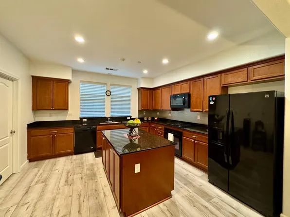 1127 Martin Luther King Dr, Hayward, CA 94541
