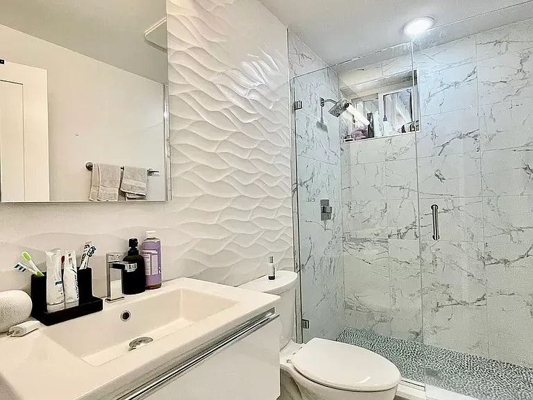 1 Strathmore Rd #3 — Photo 2