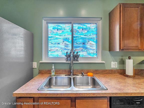 4th image of 4031 Windward Dr