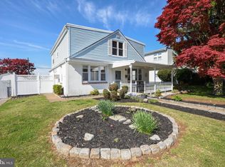 906 Loney St, Philadelphia, PA 19111