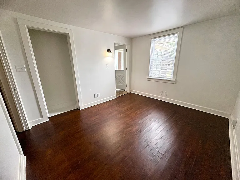 423 W Penn St — Photo 11