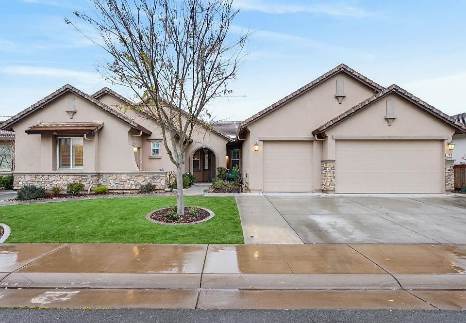 1st image of 781 Aparicio Way