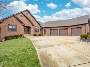 3126 Streamside Dr, Greenwood, IN