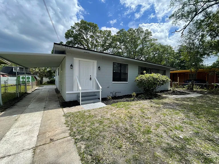 5247 Cleveland Rd — Photo 1