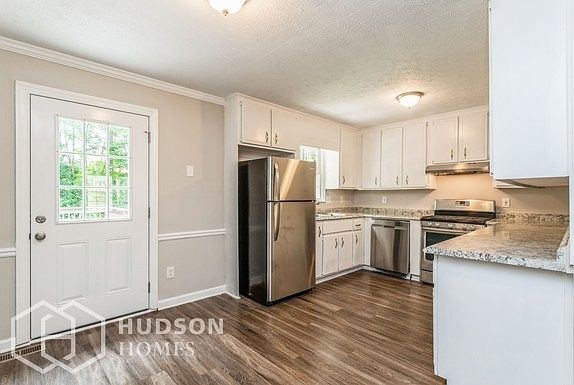 4th image of 2855 Forest Chase Dr NE