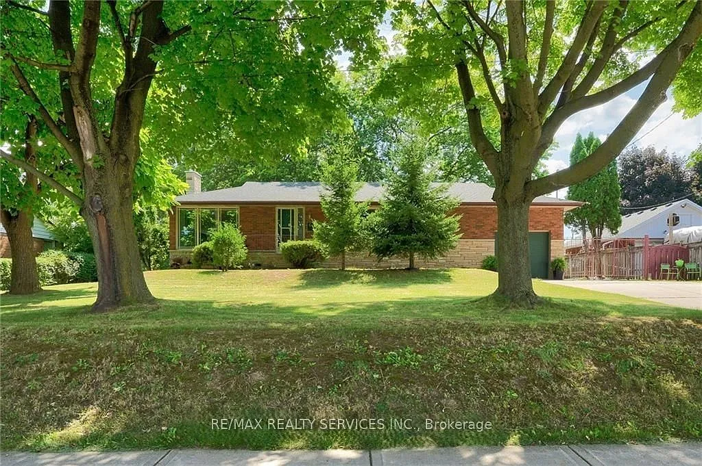 3 bed, $1,700 — Photo 2