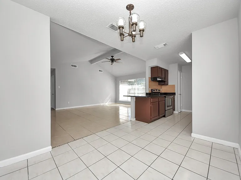 1911 Hammerwood Dr — Photo 14
