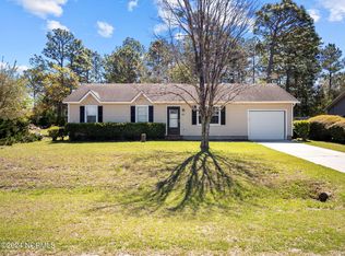 413 Oregon Trl, Hubert, NC 28539