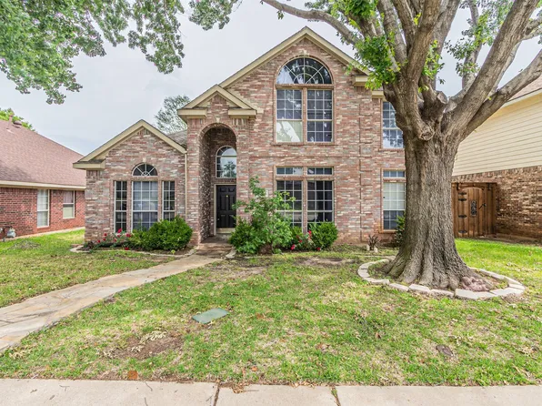 1225 Christopher Ln, Lewisville, TX 75077