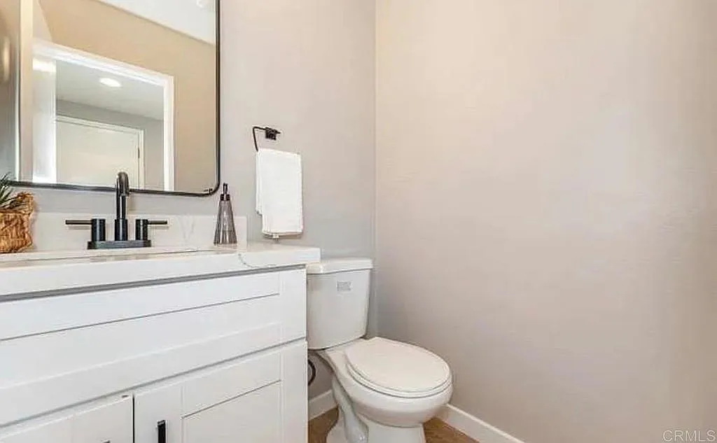 2 bed, 1.5 bath, 996 sqft, $3,000 — Photo 4