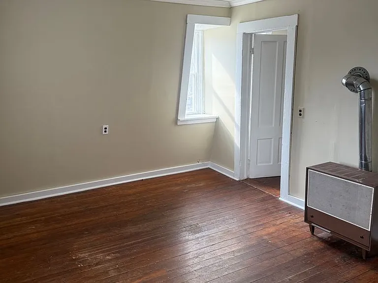 104 Mechanic St — Photo 5