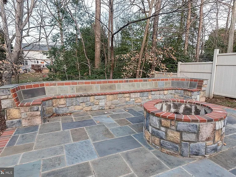 43 Wiltshire Dr — Photo 7