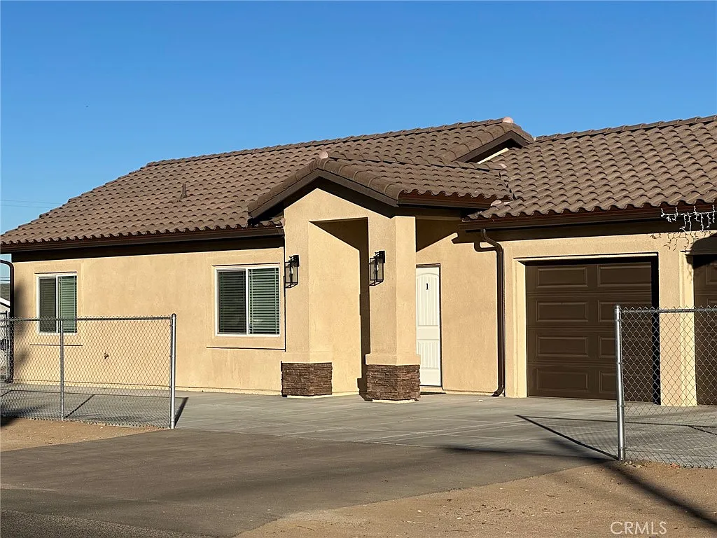 2 bed, 1052 sqft, $2,150 — Photo 1