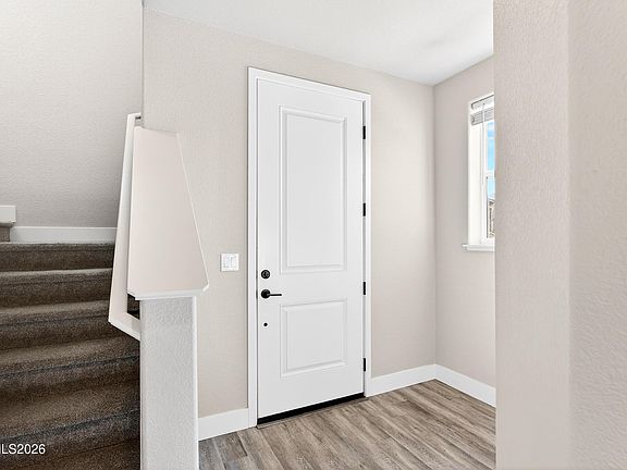 5th image of 460 Blackbird Ln