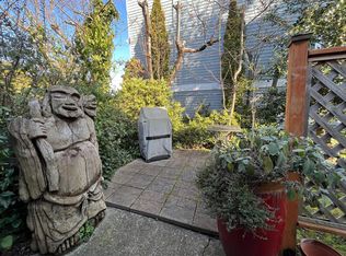 324 3rd Ave S APT 4, Edmonds, WA 98020