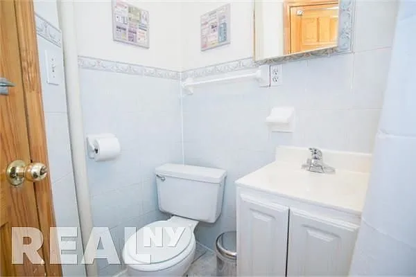 Rented by REAL New York | media 18