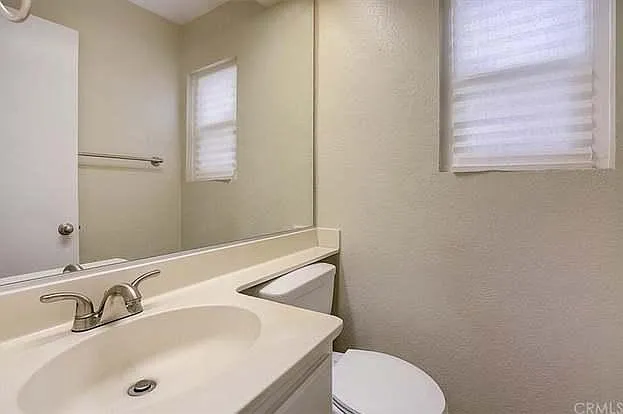 26245 Perrier Dr — Photo 11