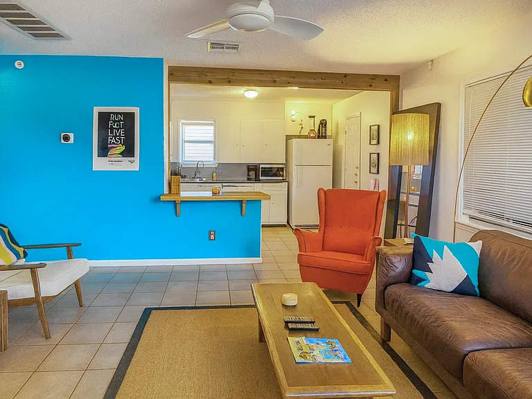211 W Monroe St #209 — Photo 5