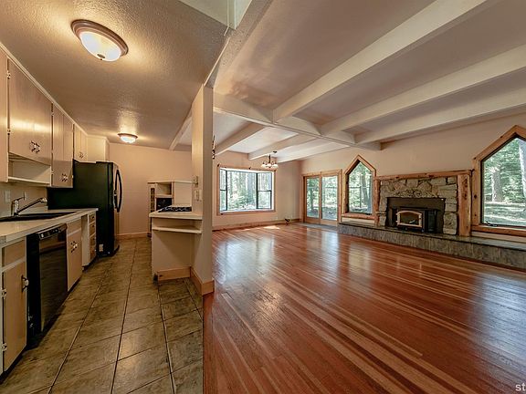 5th image of 624 Cayuga Cir