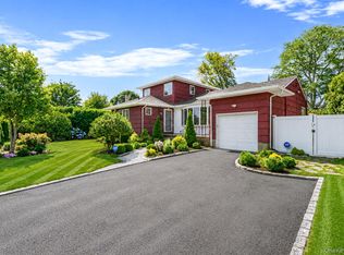 9 Stuart Drive, Syosset, NY 11791