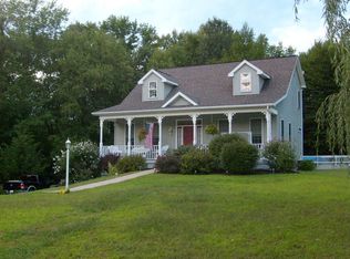 580 Knickerbocker Rd, Schaghticoke, NY 12154