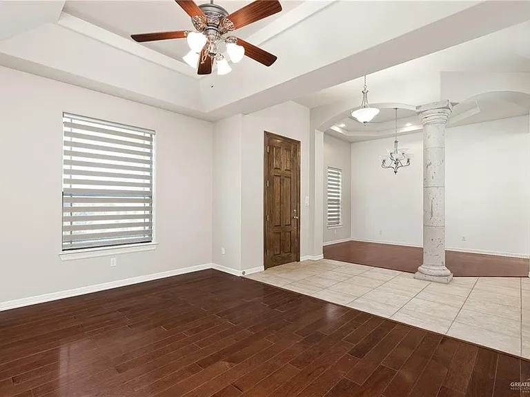 3307 Santa Iliana — Photo 2
