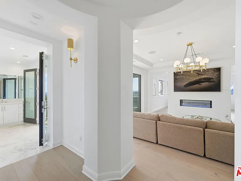 20448 W Liverpool Way — Photo 27