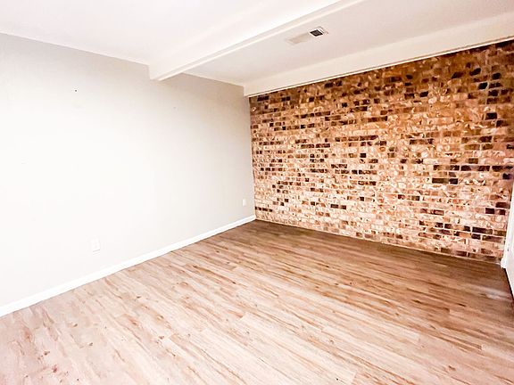 3rd image of 203 N Rogers St #8