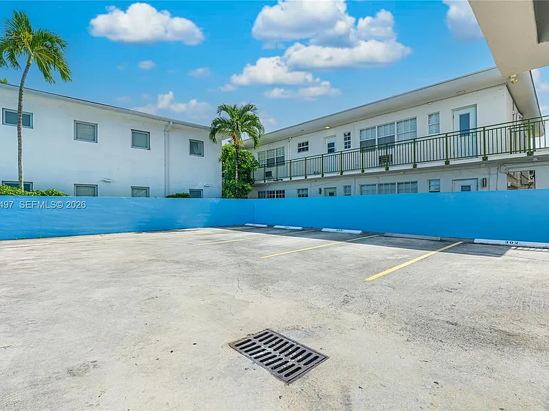 8340 Harding Ave #201 — Photo 36