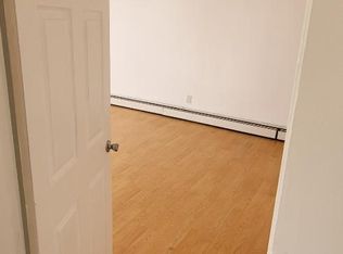 43 Park St #B, Clinton, MA 01510