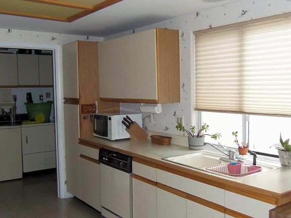 5th image of 999A Thornbury Ln