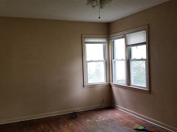 2nd image of 2205 N Grand Island Ave