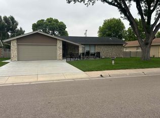2201 William Ave, North Platte, NE 69101