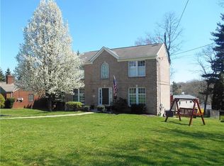 141 Meadowbrook Dr, Bethel Park, PA 15102