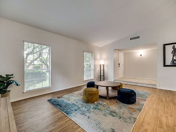 3rd image of 1113 Goodwin Dr