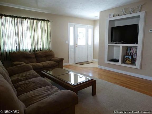 2nd image of 416 Karen Dr