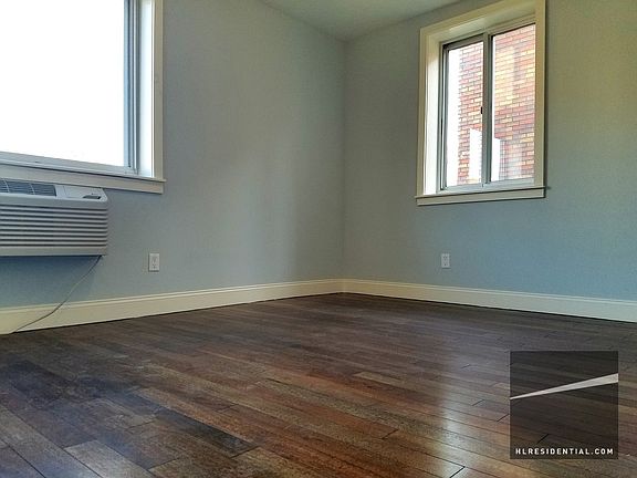 4th image of 3118 47th St #1A