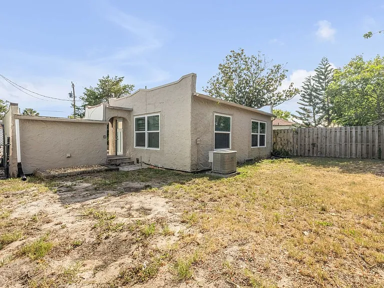 315 Sears Ave — Photo 38