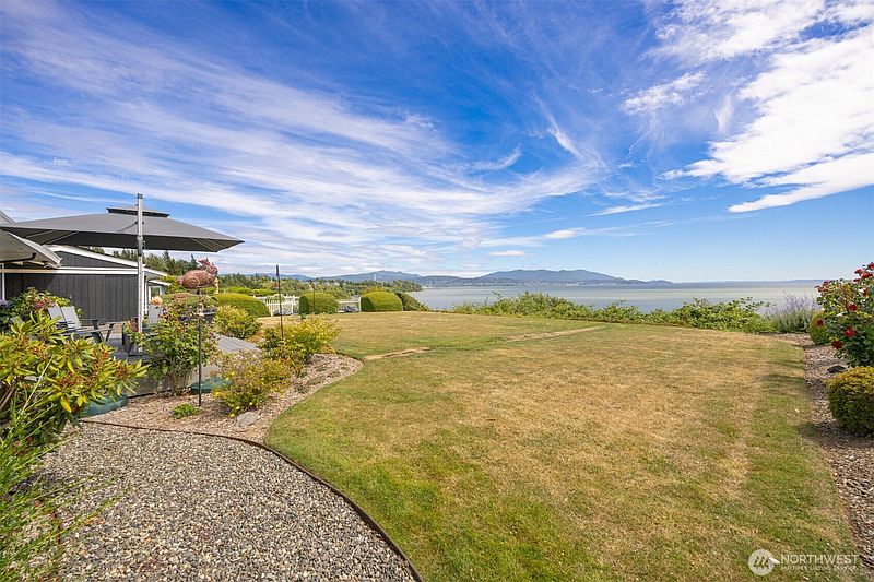 4th image of 3919 Cliffside Drive