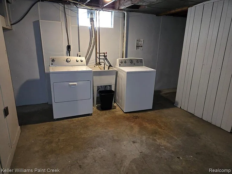 1489 West Blvd — Photo 32