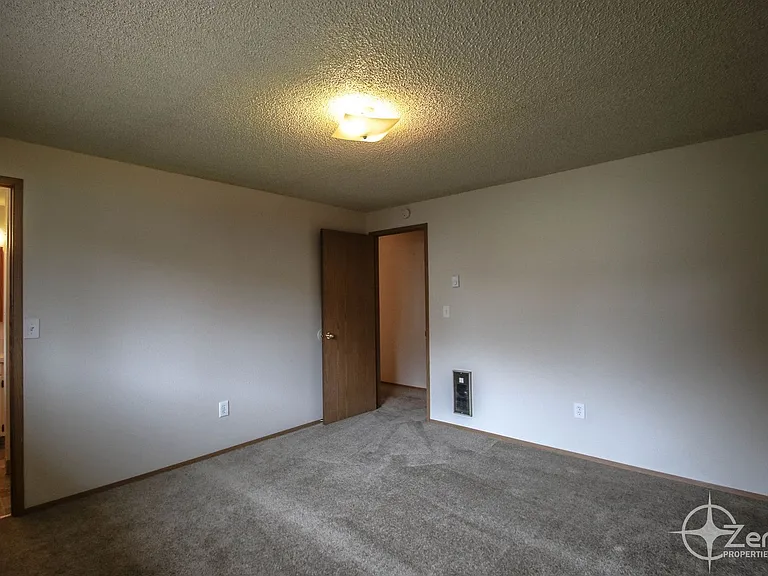 3017 NE Whitman Ave — Photo 8
