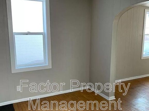 5th image of 527 E Hickory St