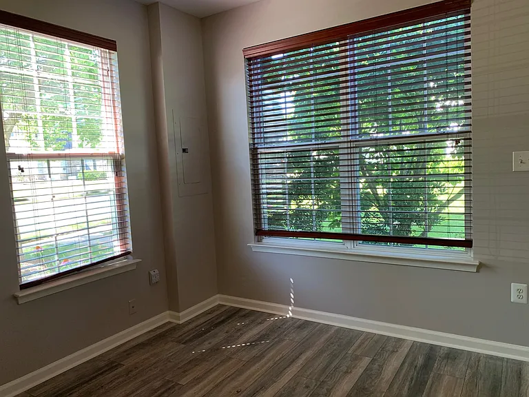 736 Chevington Ct — Photo 7