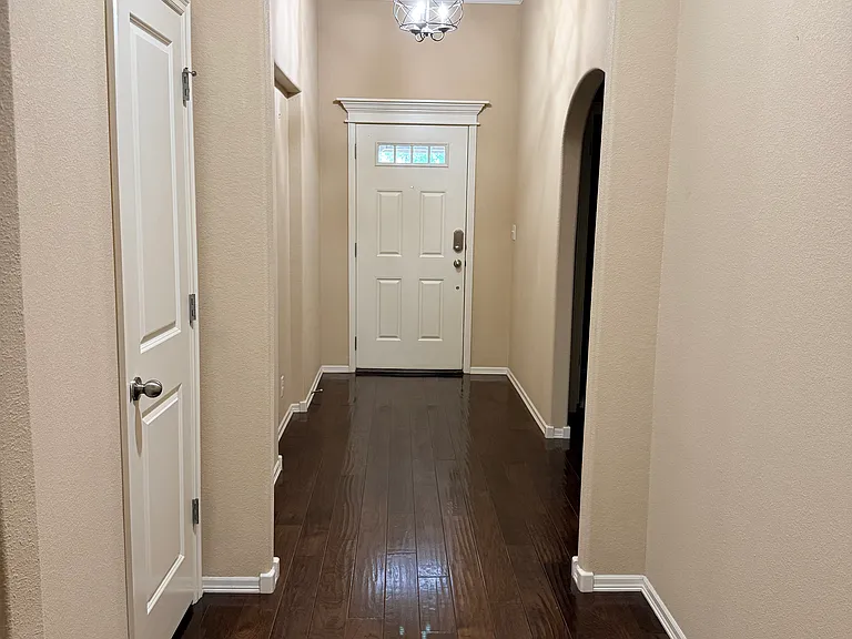 13422 S 19th Ct — Photo 4