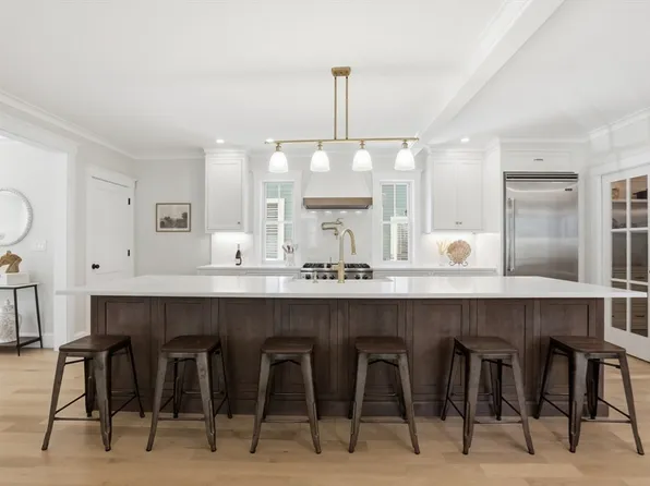 71 Purchase St, Newburyport, MA 01950