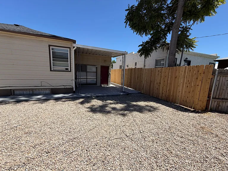 303 S Ivy St — Photo 15